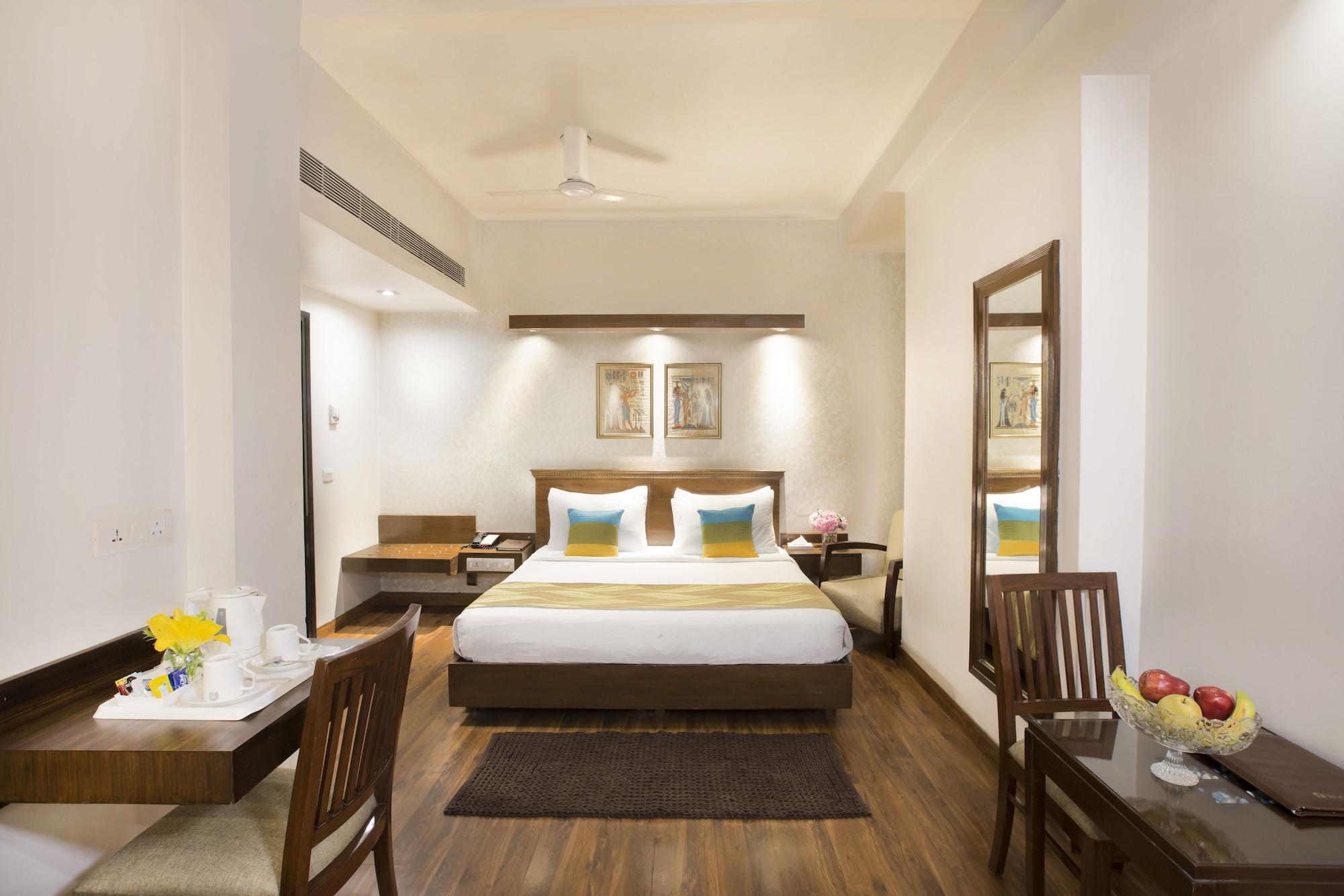 Rockland Hotel, C.R Park New Delhi Exterior foto