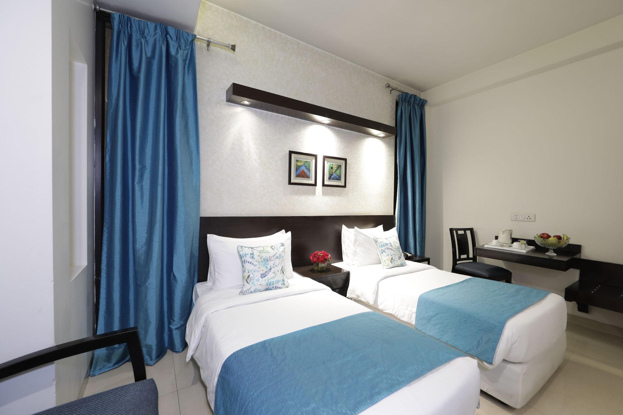 Rockland Hotel, C.R Park New Delhi Exterior foto