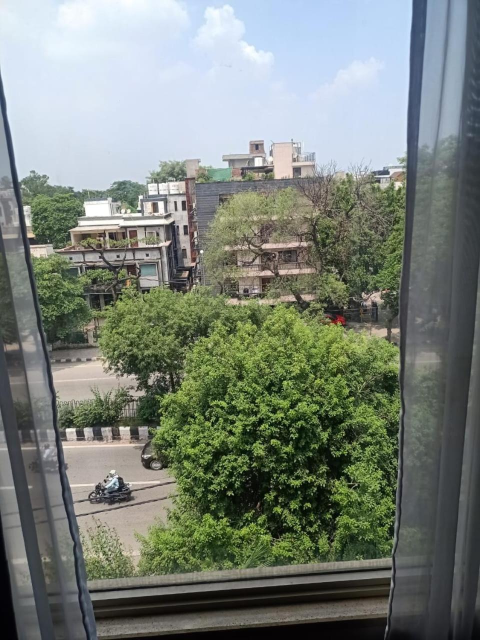 Rockland Hotel, C.R Park New Delhi Exterior foto