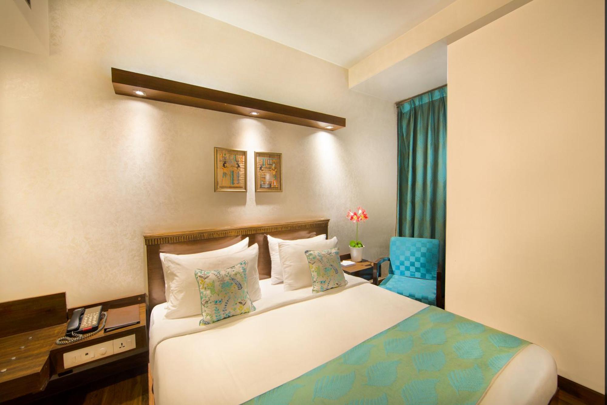 Rockland Hotel, C.R Park New Delhi Exterior foto