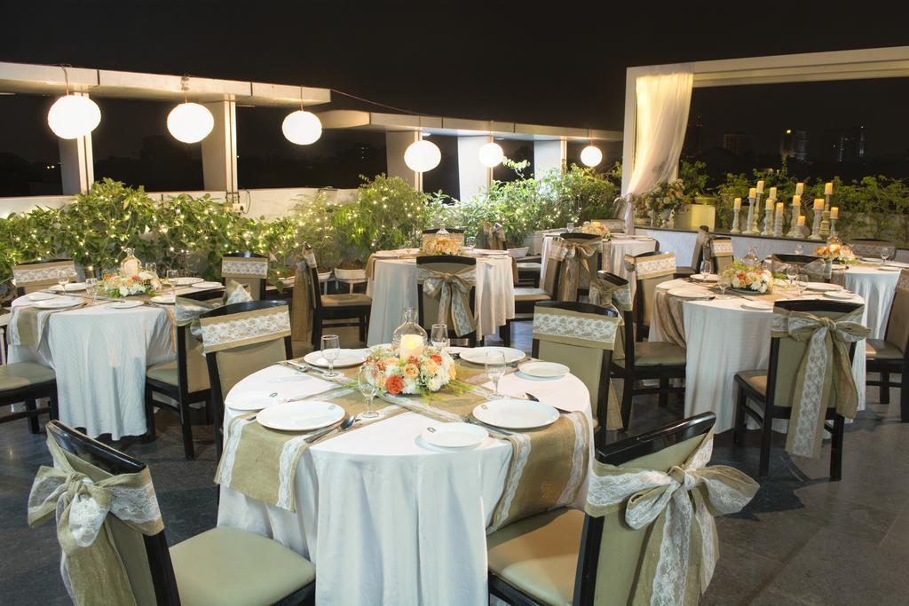 Rockland Hotel, C.R Park New Delhi Exterior foto