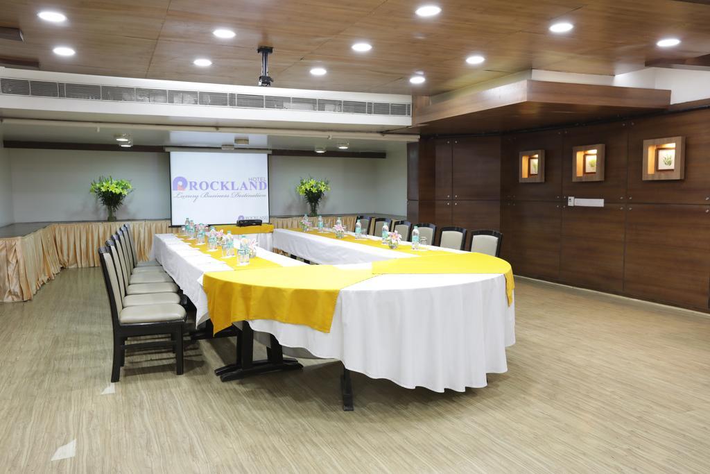 Rockland Hotel, C.R Park New Delhi Exterior foto