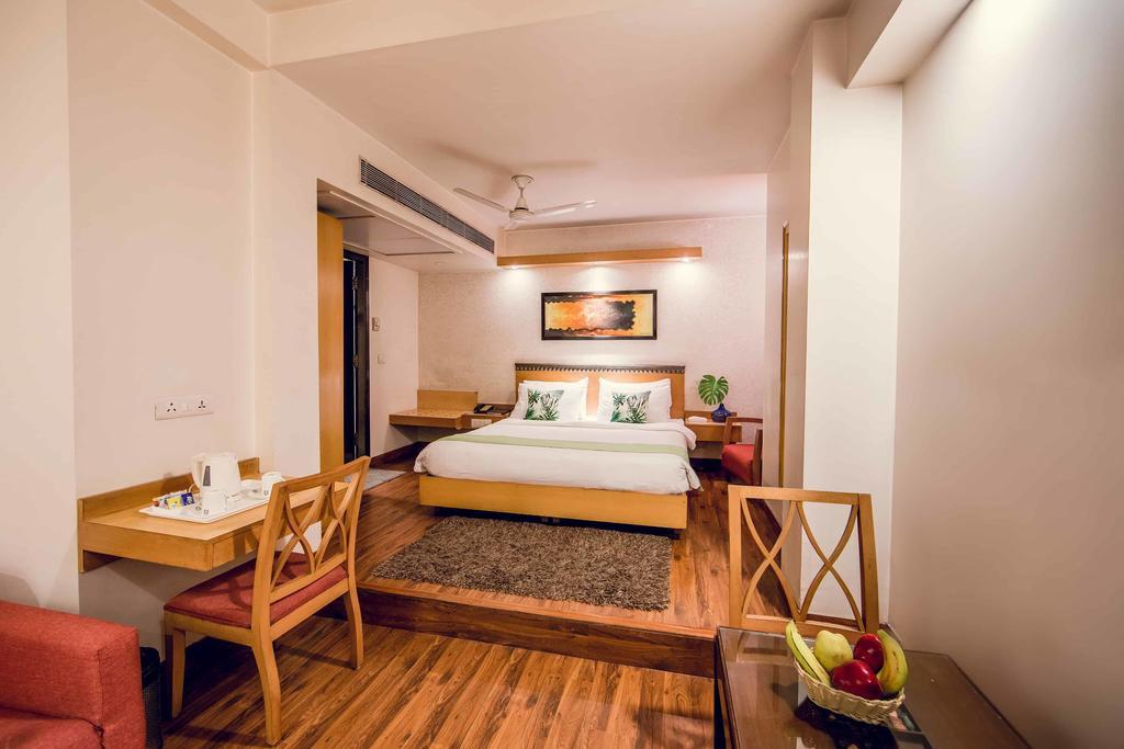 Rockland Hotel, C.R Park New Delhi Exterior foto