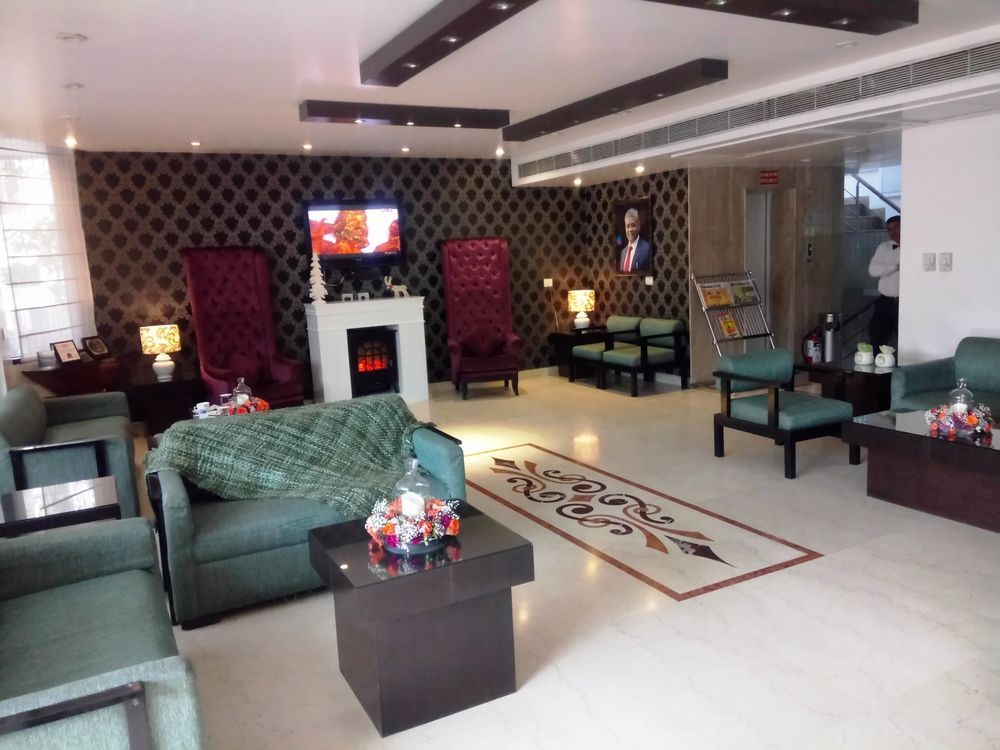 Rockland Hotel, C.R Park New Delhi Exterior foto