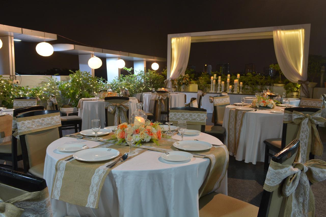Rockland Hotel, C.R Park New Delhi Exterior foto